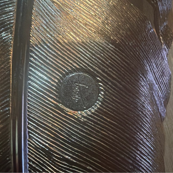 Luxurious‎ Metallic Feather Wall Decor - Picture 2 of 5